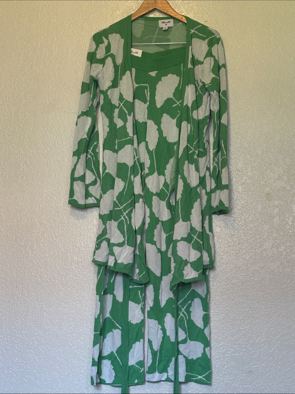 DVF Ginko Leaf Pant and Cardigan Wrap Green & White Floral Knit Set M NWT